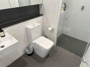 Hårføner og håndklær