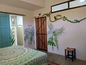Room - 🌴3-Bedroom Villa | 5-Min Walk to Beach + Pool, Patio Kitchen & Tiki-Bar (Puerto Viejo de Talamanca)