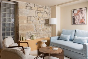 Apartment, Ensuite (2 Bedrooms) | Lounge - Notre Dame Paris Suite (Paris)