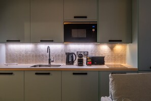 Appartement, 1 chambre | Cuisine partagée | Réfrigérateur, micro-ondes, four, lave-vaisselle