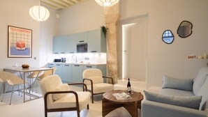Leilighet, eget bad (2 Bedrooms) | Delt kjøkken