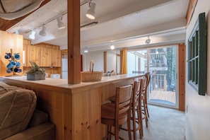 Interior - Cozy cabin in Government Camp, Hot tub, pet friendly (Government Camp)