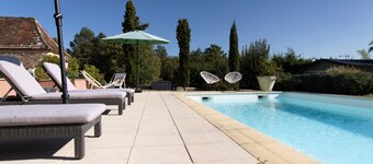 Stay for Couples or Families: Cottage with Terrace and Pool