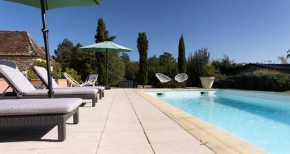 Stay for Couples or Families: Cottage with Terrace and Pool