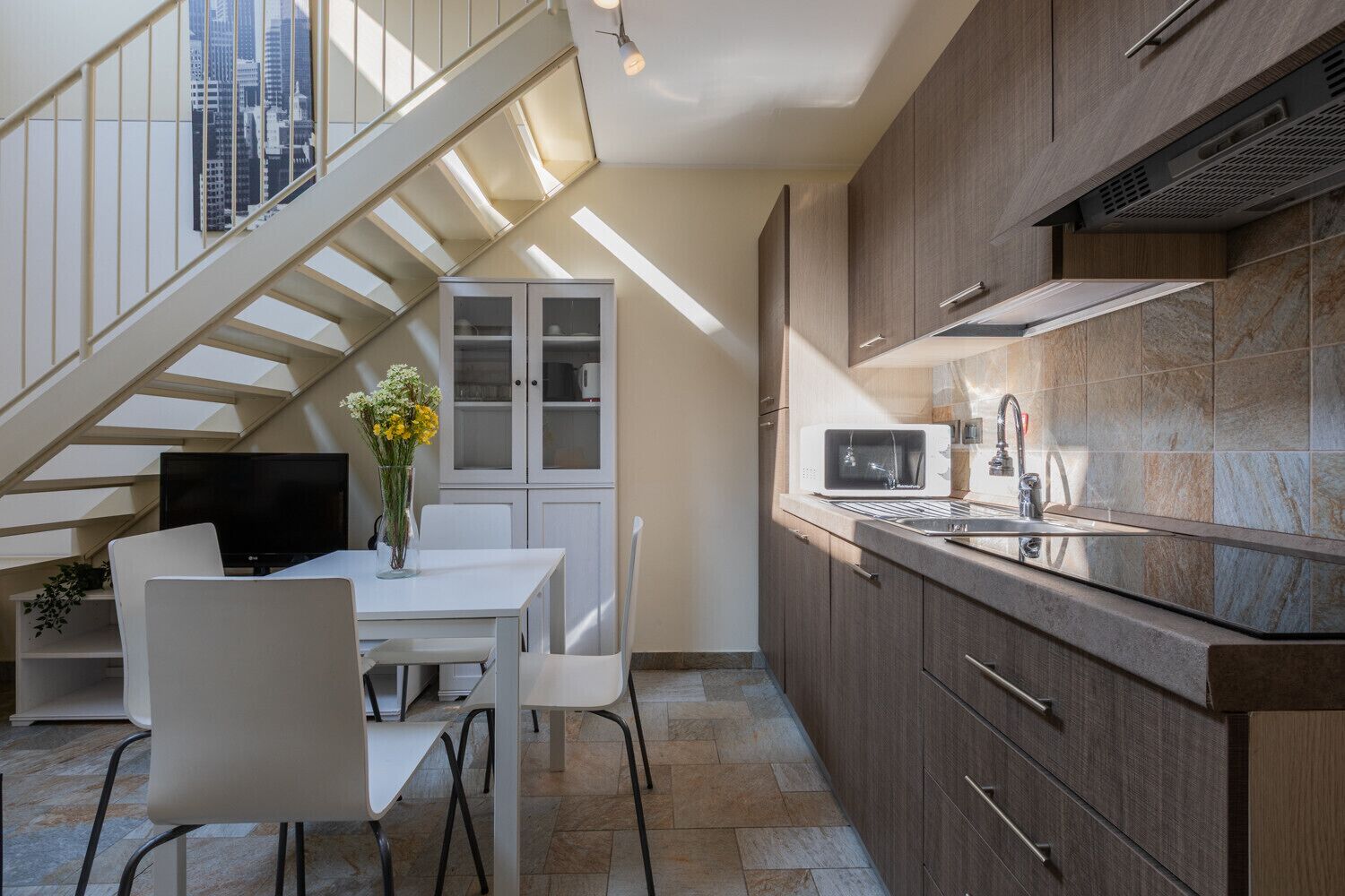 Fridge, microwave, dishwasher, coffee/tea maker