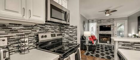 Microwave, oven, dishwasher, coffee/tea maker