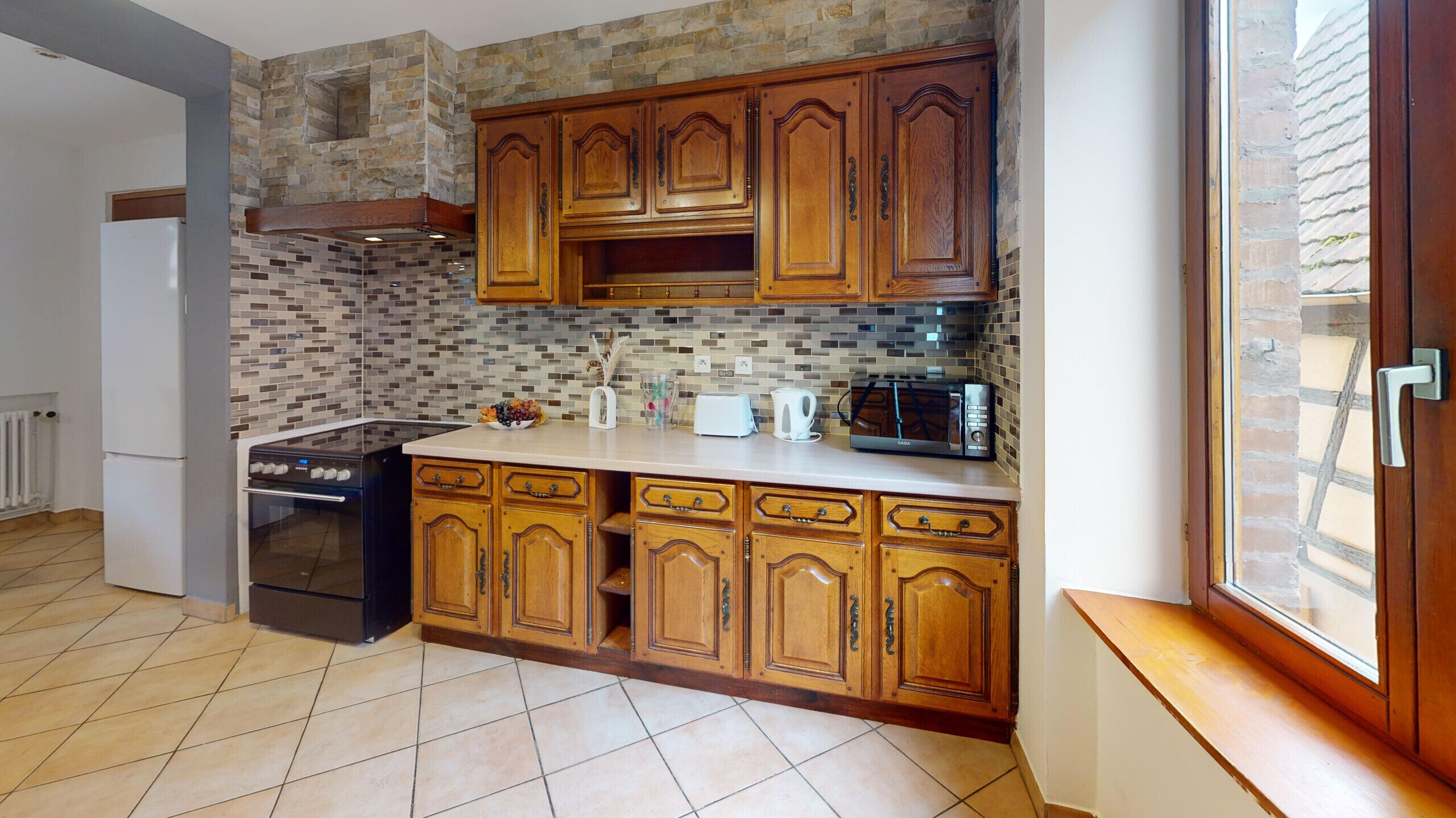 Frigorífico, microondas, horno y cafetera o tetera