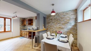 Dining - At the foot of Haut Koenigsbourg 1 (Saint-Hippolyte)