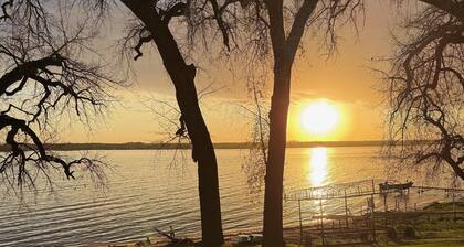 Wonderful 3-bedroom lake cabin on Big Stone Lake minutes away from Ortonville MN