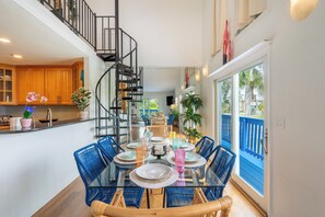 Dining - ☀️Perfect for Large Groups/Families | Private Preserve Access | Flamingo Bayou☀️ (Fort Myers Beach)