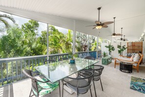 Outdoor dining - ☀️Perfect for Large Groups/Families | Private Preserve Access | Flamingo Bayou☀️ (Fort Myers Beach)