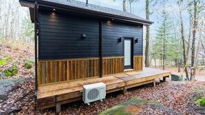 Exterior - Muskoka Tiny Home (Windermere)