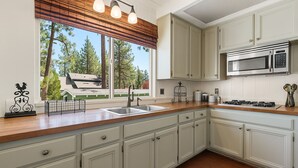 Unclassified image, 5 of 19, button - Walk to the lake Gorgeous lake house (Big Bear Lake)