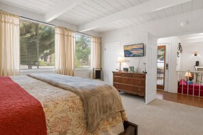 House, 3 Bedrooms, Non Smoking, Kitchen | Free WiFi - Walk to the lake Gorgeous lake house (Big Bear Lake)
