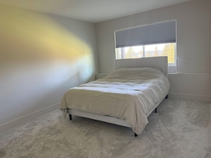 5 bedrooms, free WiFi, bed sheets