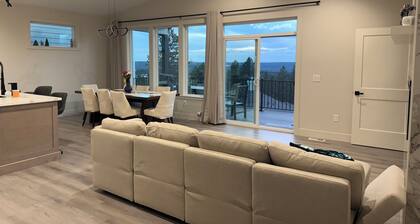 Spacious 5-bedroom house in delightful Spokane with AC