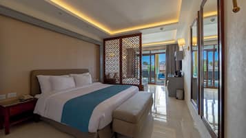 Suite Junior, vue piscine | Literie de qualité supérieure, matelas Select Comfort