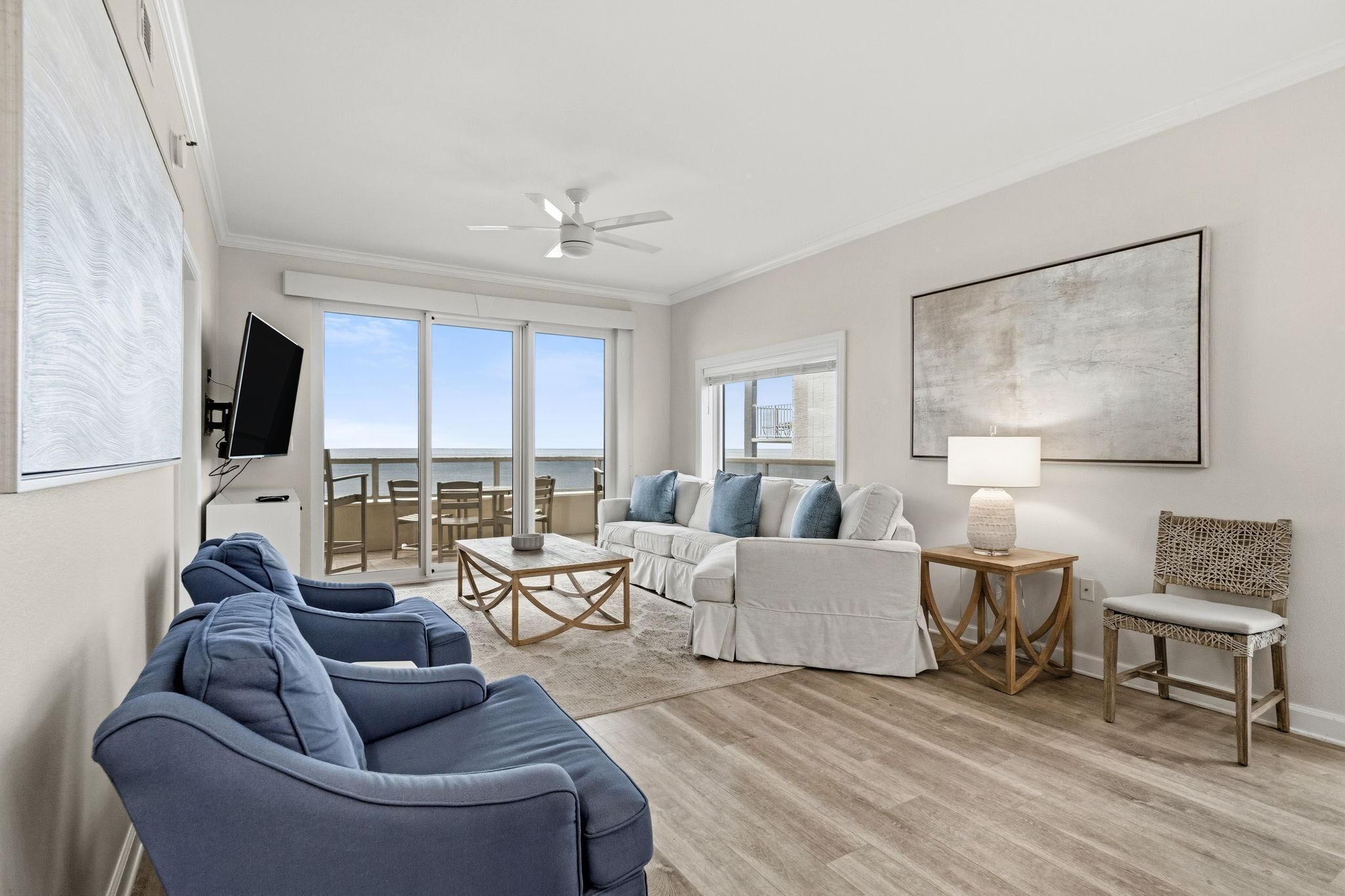 Condo, várias camas (Enclave 607) | Área de estar