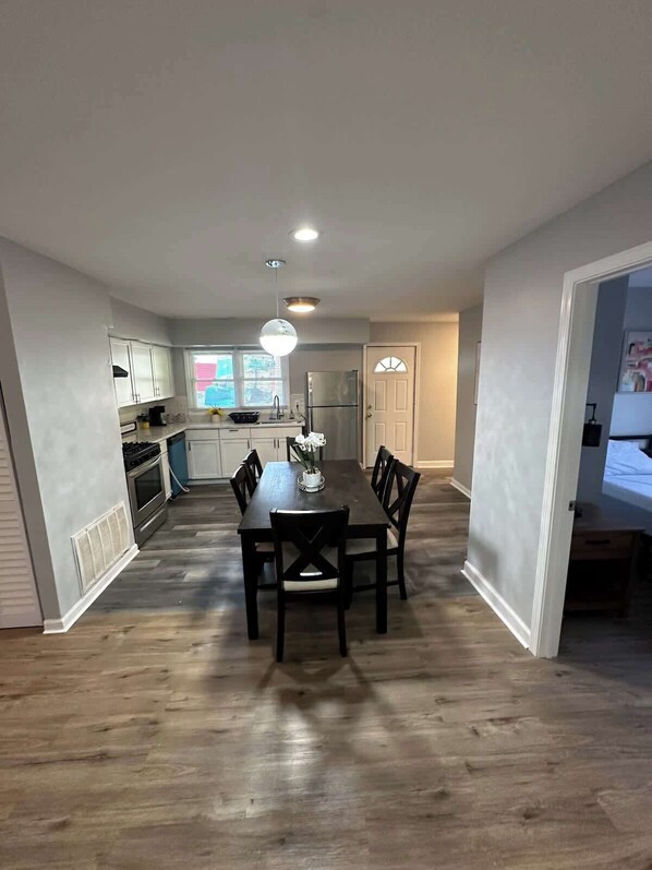 Dining - Ranch Single Level Home near downtown Tinley Park (Tinley Park)