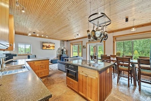 Interior - Rustic 5BR Retreat | Hot Tub, Near Park City (Coalville)