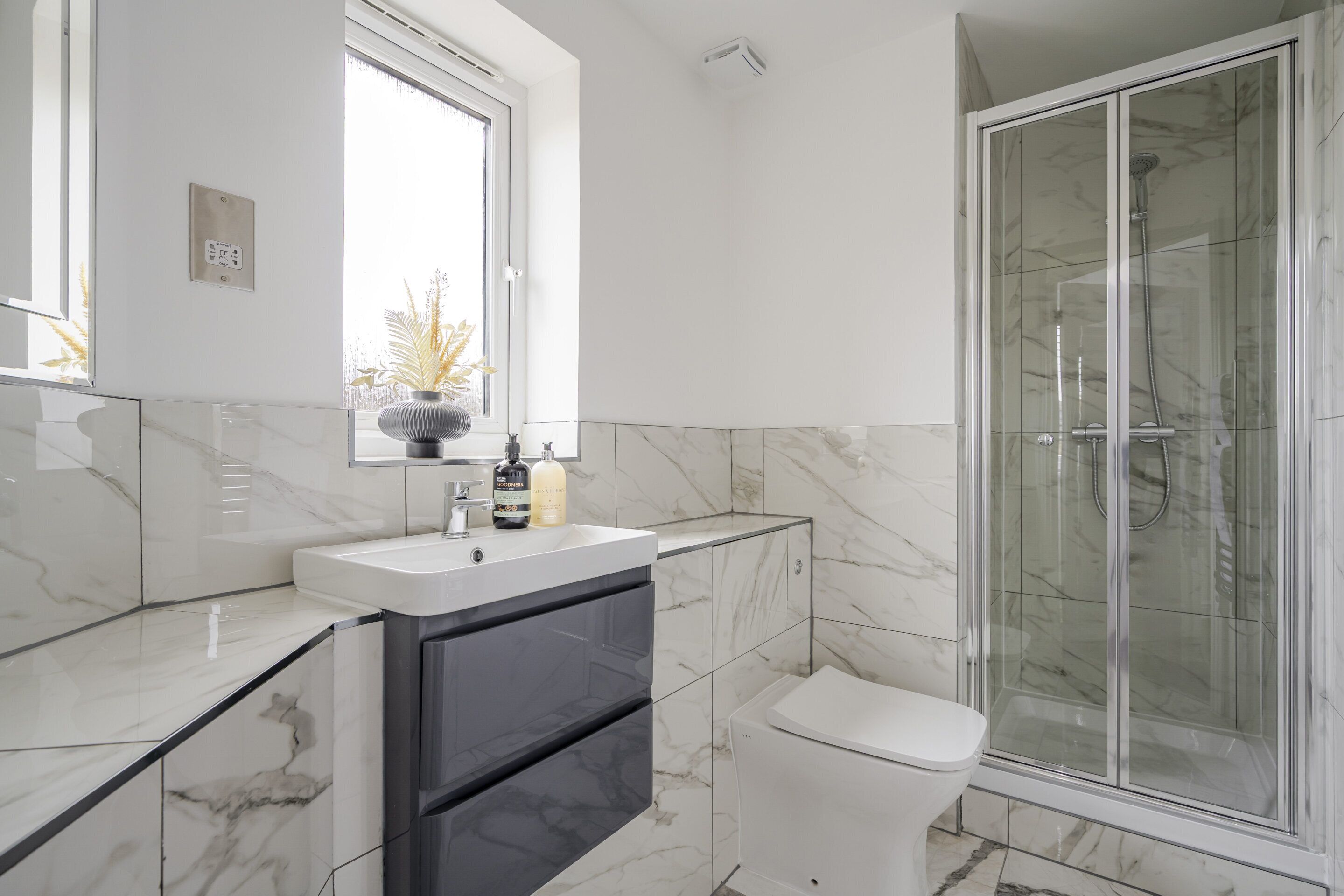 Ensuite Bathroom - Full View