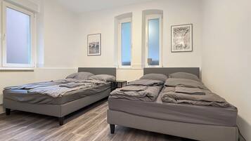 Bügeleisen/Bügelbrett, WLAN, Bettwäsche