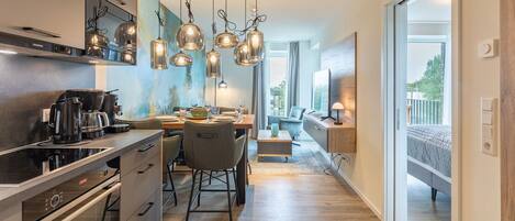 KĂŒhlschrank, Ofen, Herdplatte, GeschirrspĂŒler