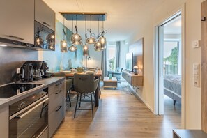 Refrigerador, horno, parrilla de estufa y lavavajillas 