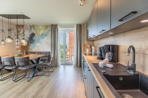Fridge, oven, stovetop, dishwasher - Luxusappartement auf Nordstrand (Nordstrand)
