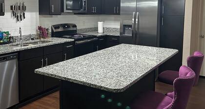 Charming 2BR/2BA Bed — Cozy, Quiet & Welcoming