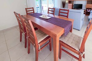 Dining - Villa Laura Poblets - Three Bedroom Villa, Sleeps 6 (Els Poblets)