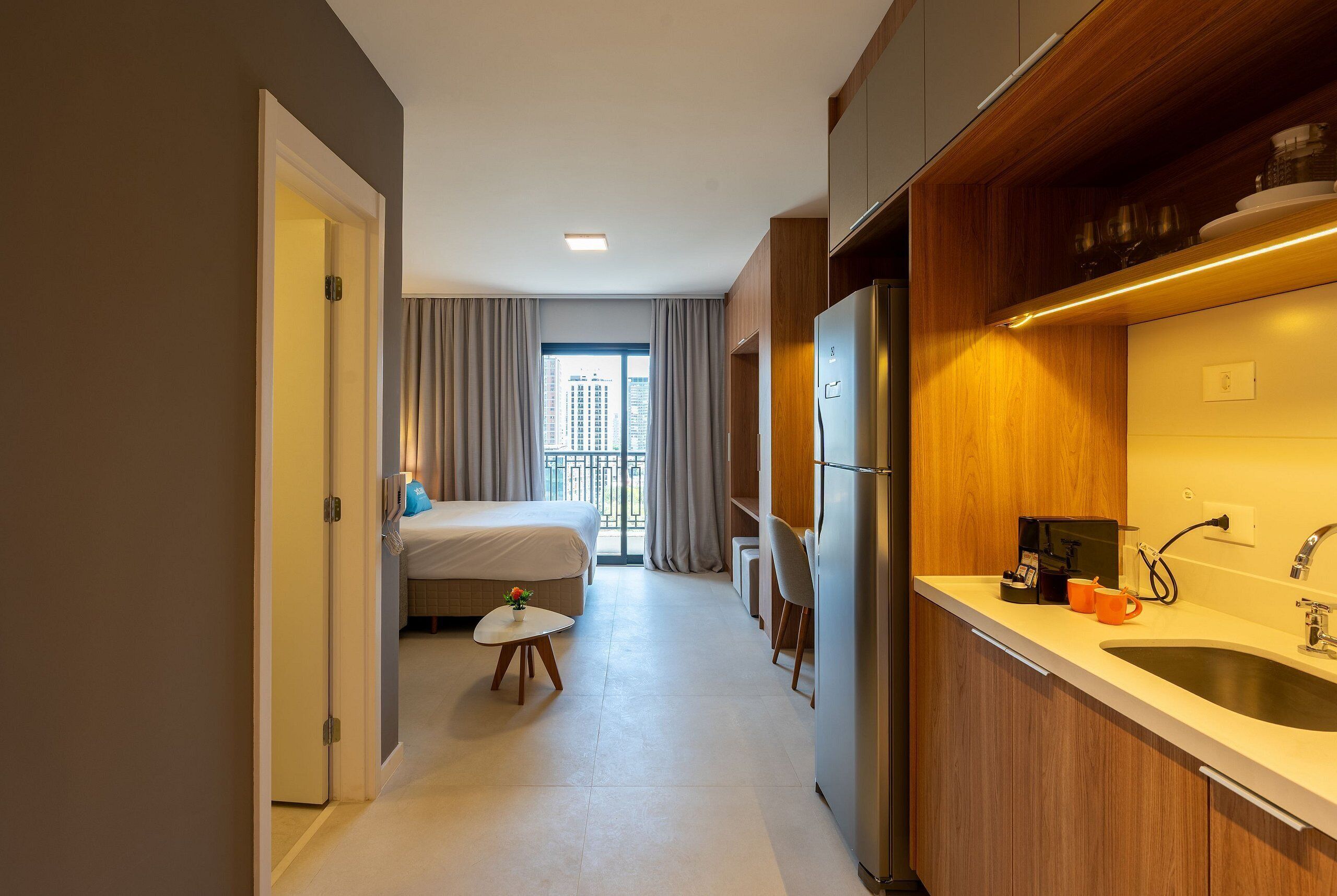 Traditional Studio | Laptop workspace, free WiFi