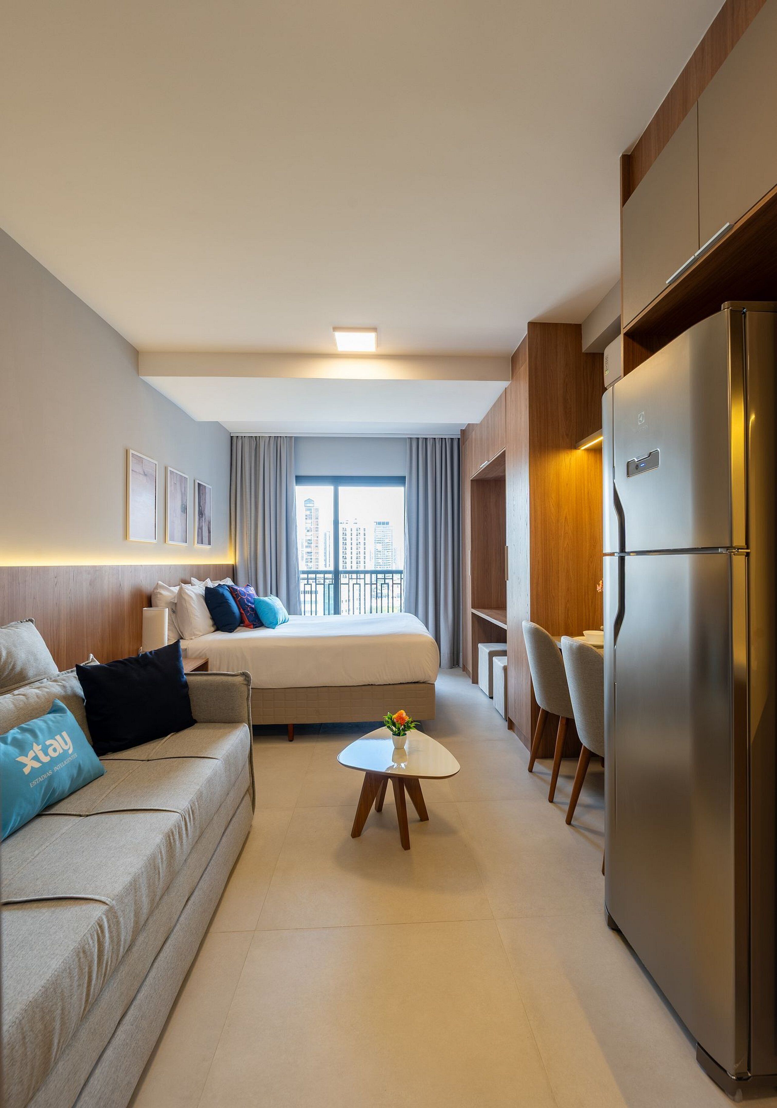 Family Studio | Laptop workspace, free WiFi