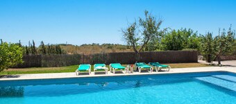 Moro finca with large pool near Mondrago nature reserve