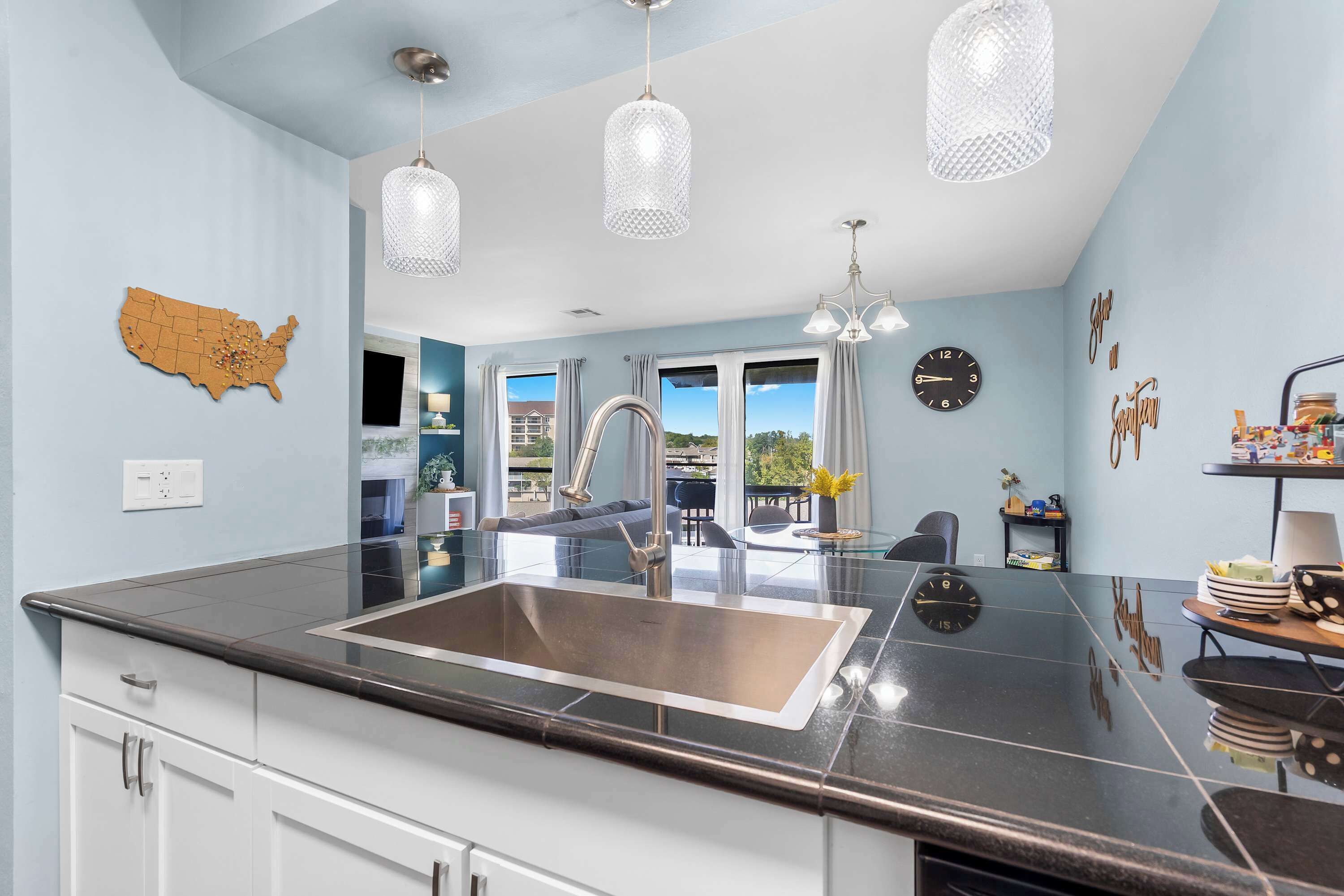 Condo, 1 King Bed with Sofa bed, Balcony, Golf View (Serene on Seventeen) | Interior