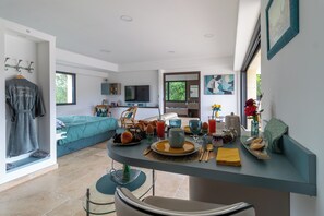 Suite Eucalyptus | In-room safe, free WiFi - Domaine des Eucalyptus (Chateaurenard)