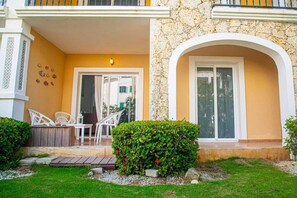 Family Apartment, Private Pool, Garden View | Terrace/patio