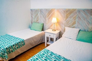 Family Apartment, Private Pool, Garden View