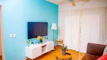 Familie appartement, privézwembad, uitzicht op tuin | Woonruimte