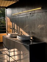 Economy Shared Dormitory, Hill View | Bathroom