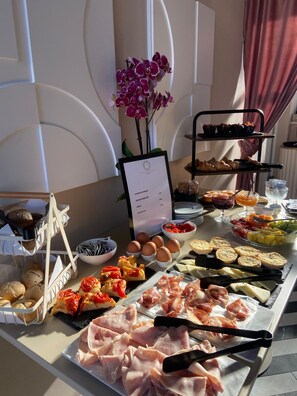 Daily buffet breakfast for a fee - Sparano Palace (Bari)