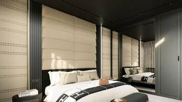 Schreibtisch, laptopgeeigneter Arbeitsplatz, Bügeleisen/Bügelbrett