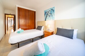 2 habitaciones, tabla de planchar con plancha y wifi gratis 