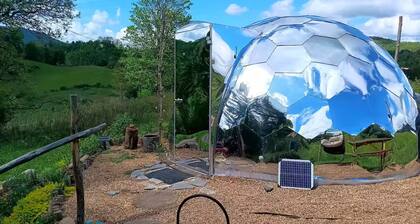 Geodesic Dome Glamping in Laurel Bloomery, TN