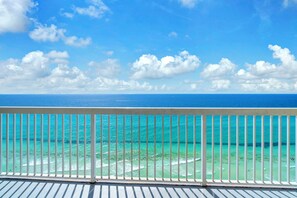 Emerald waters meet blue skies - ☀️Gulf Front - 2 Beach Front Pools - The Osprey at Seychelles 2107 Resort☀️ (Panama City Beach)