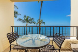 Outdoor dining - Oceanfront 1BR in Kihei w/ lanai and pool access (Kihei)