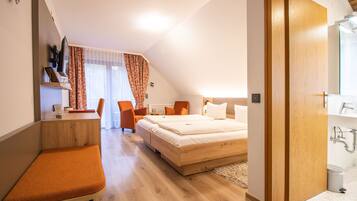 Double Room, Balcony, Garden View | In-room safe, blackout drapes, free WiFi