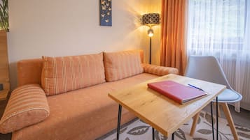 Deluxe-Doppelzimmer, Balkon, Gartenblick | Zimmersafe, Verdunkelungsvorhänge, kostenloses WLAN