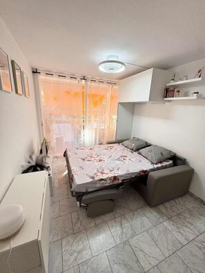 1 chambre, fer et planche à repasser, Wi-Fi, draps fournis