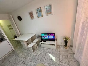 Interior - Charming studio 2 steps from the sea and train. (Roquebrune-Cap-Martin)